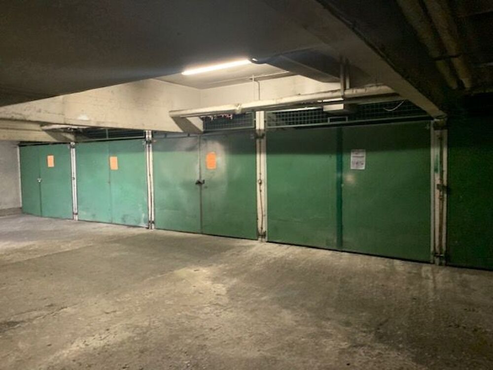 Location Parking/Garage Grand BOX pour rangement ou voiture porte de Bagnolet. Paris 20