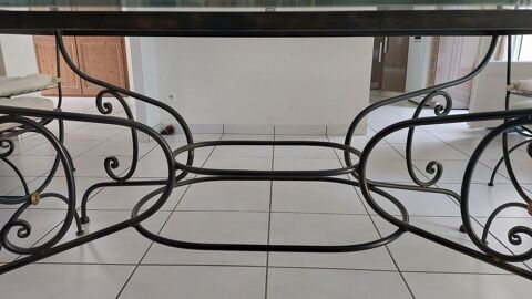 Table en verre et pied en fer forg 200 La Rochette (77)
