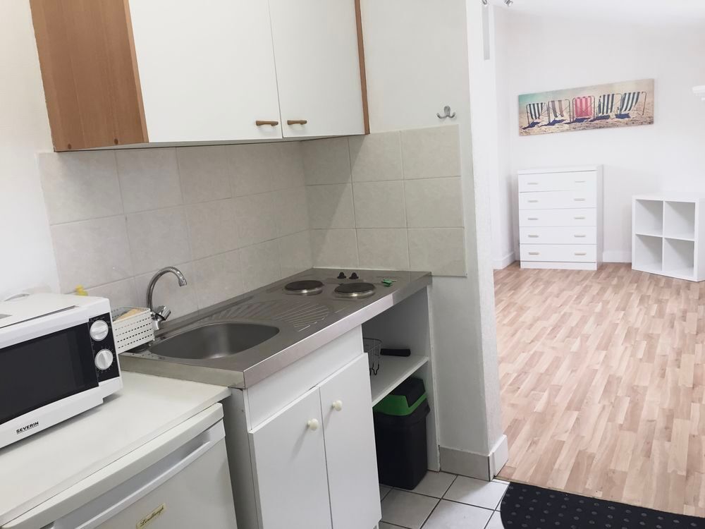 Location Appartement Joli studio meublé et équipé plein centre: 445 € eau compris Saint-cyr-sur-loire