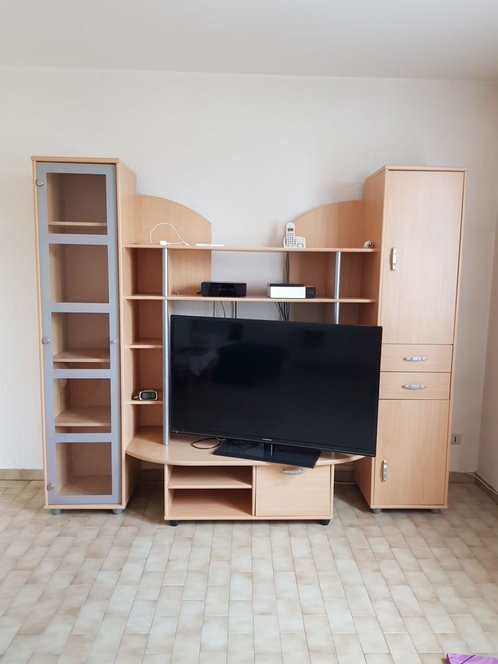 Meuble salon ou salle &agrave; manger. Meubles