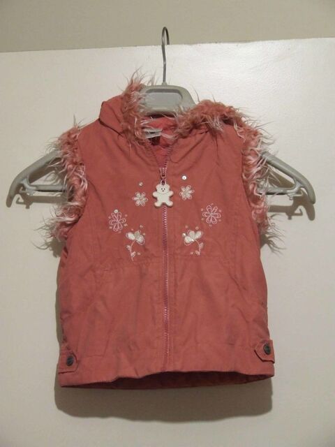 Veste sans manches rose T. 4�ans (116�cm) de C&A, TBE 4 Bagnolet (93)