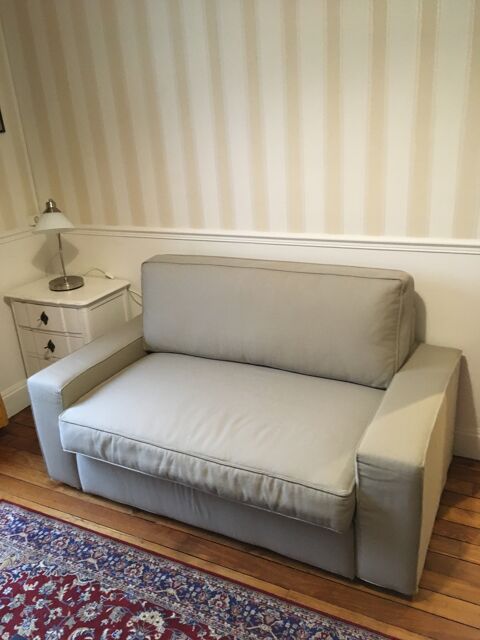 Canap convertible IKEA. 150 Paris 16 (75)