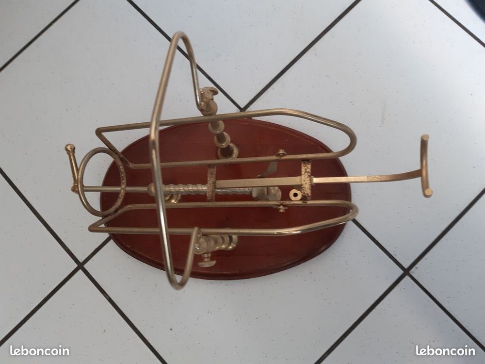 D&eacute;canteur m&eacute;canique ou berceau de d&eacute;cantation pour bouteille Cuisine