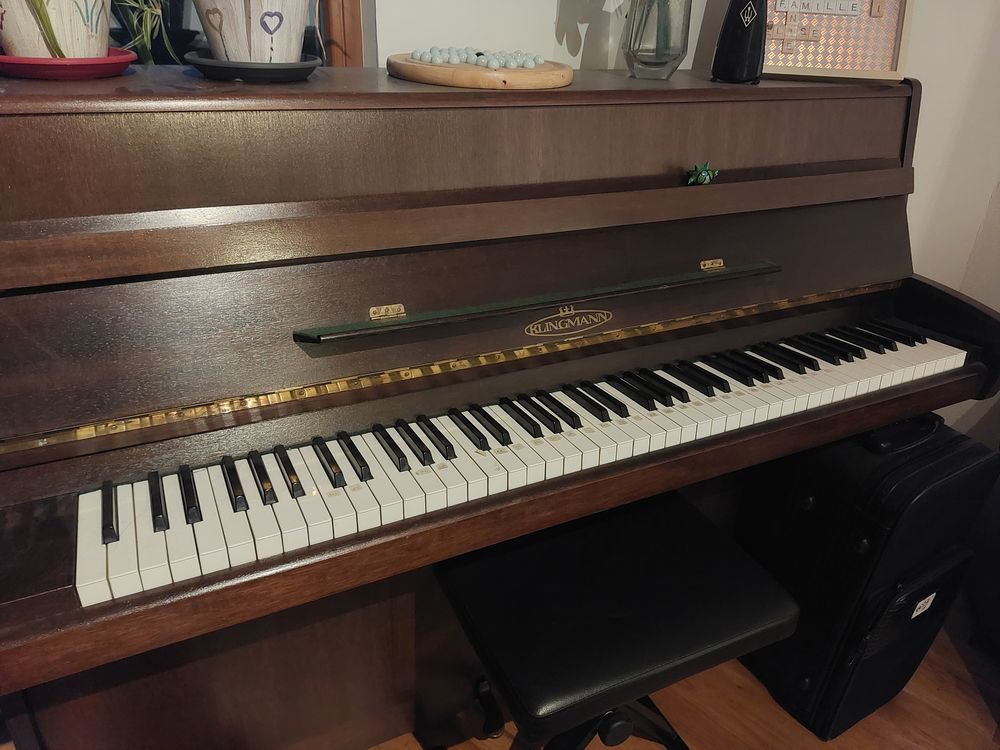 Piano Droit Instruments de musique