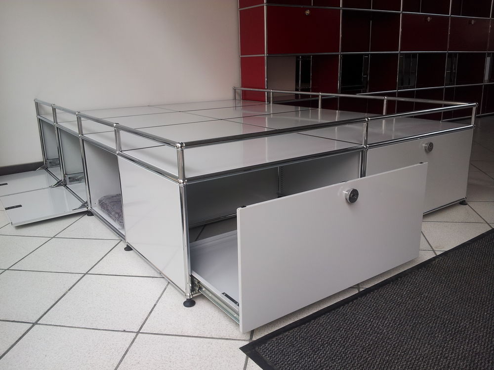 Lit usm Haller 200x150 gris ultra clair et rangements Meubles