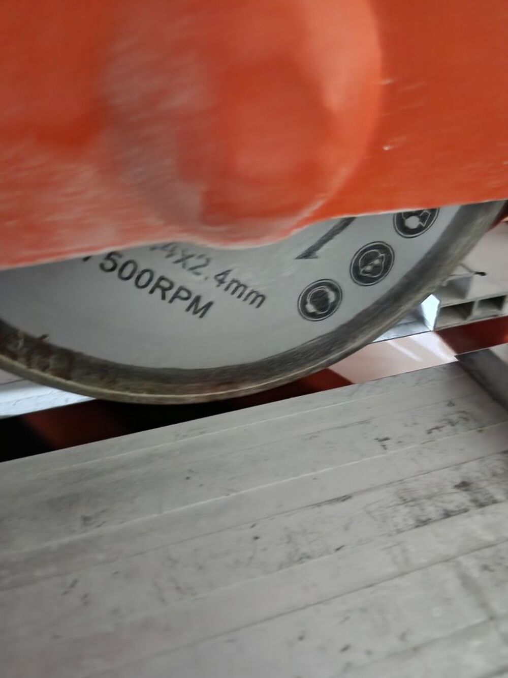 Coupe carrelage &agrave; eau Bricolage