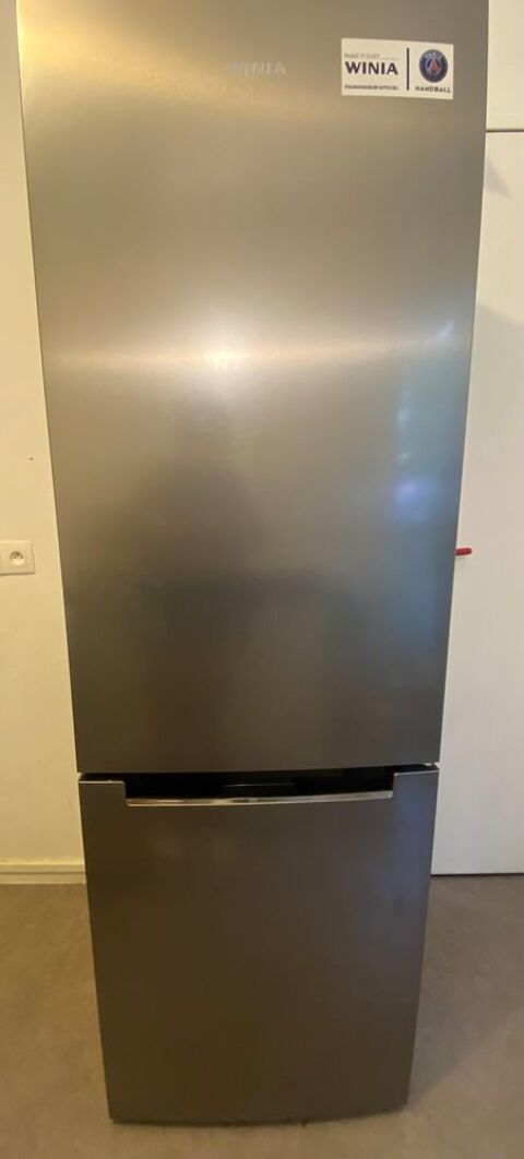 RFRIGRATEUR 262 LITRE MARQU WINIA 400 Villejuif (94)