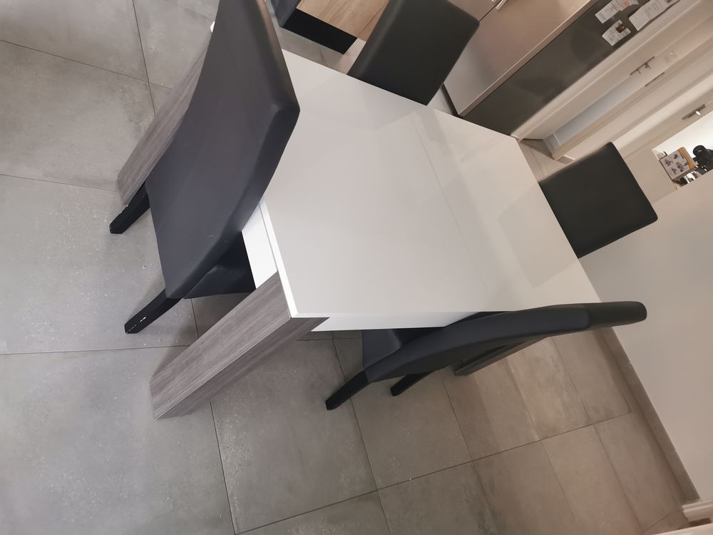 Table et chaises Meubles