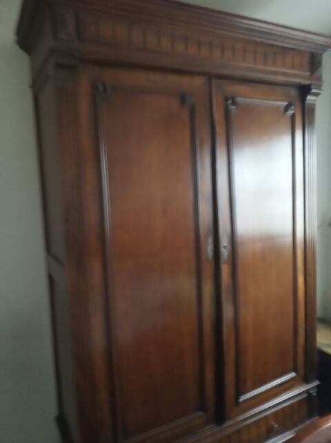 armoire ancienne: 200 Avignon (84)