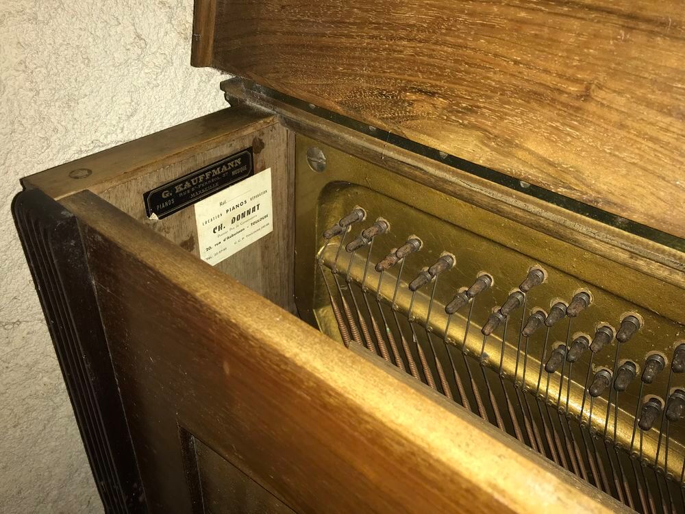 Donne piano droit Instruments de musique