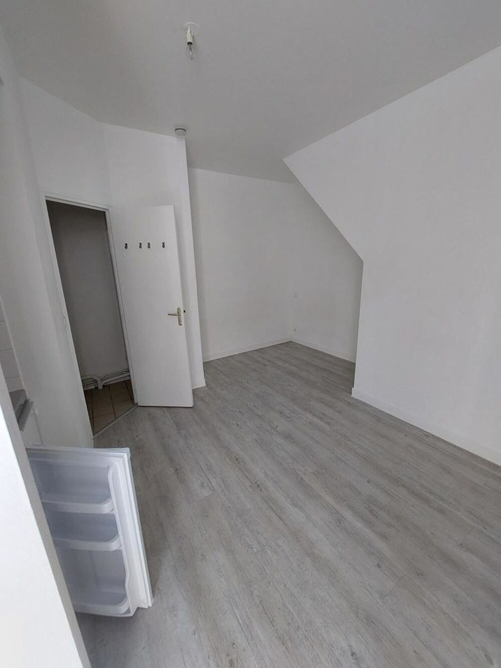 Location Appartement Studio fond de cour - Secteur Laon Reims