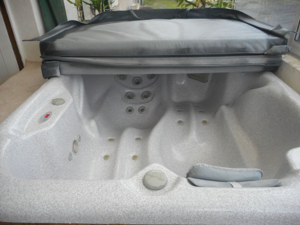 spa de places allong&eacute; marque rio valeur + 6300€ ced&eacute;e 2800€ Sports