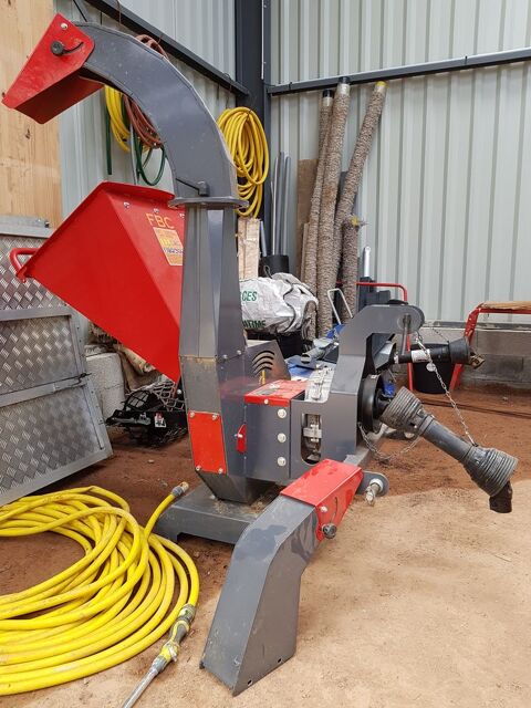 Vends broyeur de branches URGENT 2000 Massy (71)