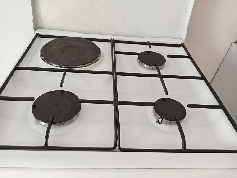 Cuisini&egrave;re marque "VEDETTE" &agrave; pyrolyse Electroménager
