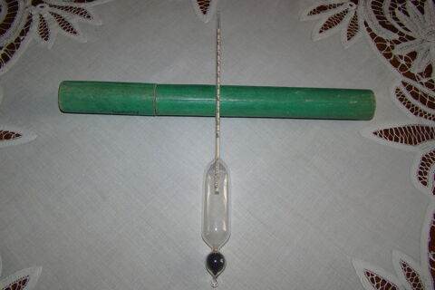 Ancien densimètre en verre 1000 / 1090  -  février 1926 20 Gargenville (78)