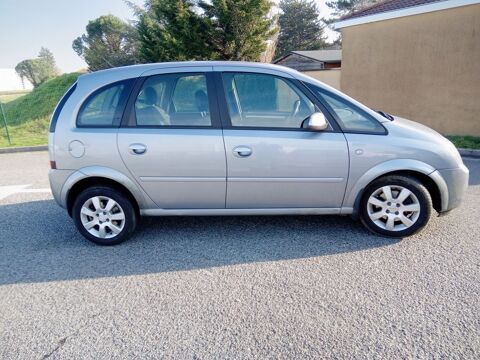 Opel Meriva  occasion Bourgoin-Jallieu 38300