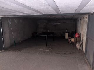  Parking / Garage à louer 21 m² Montpellier