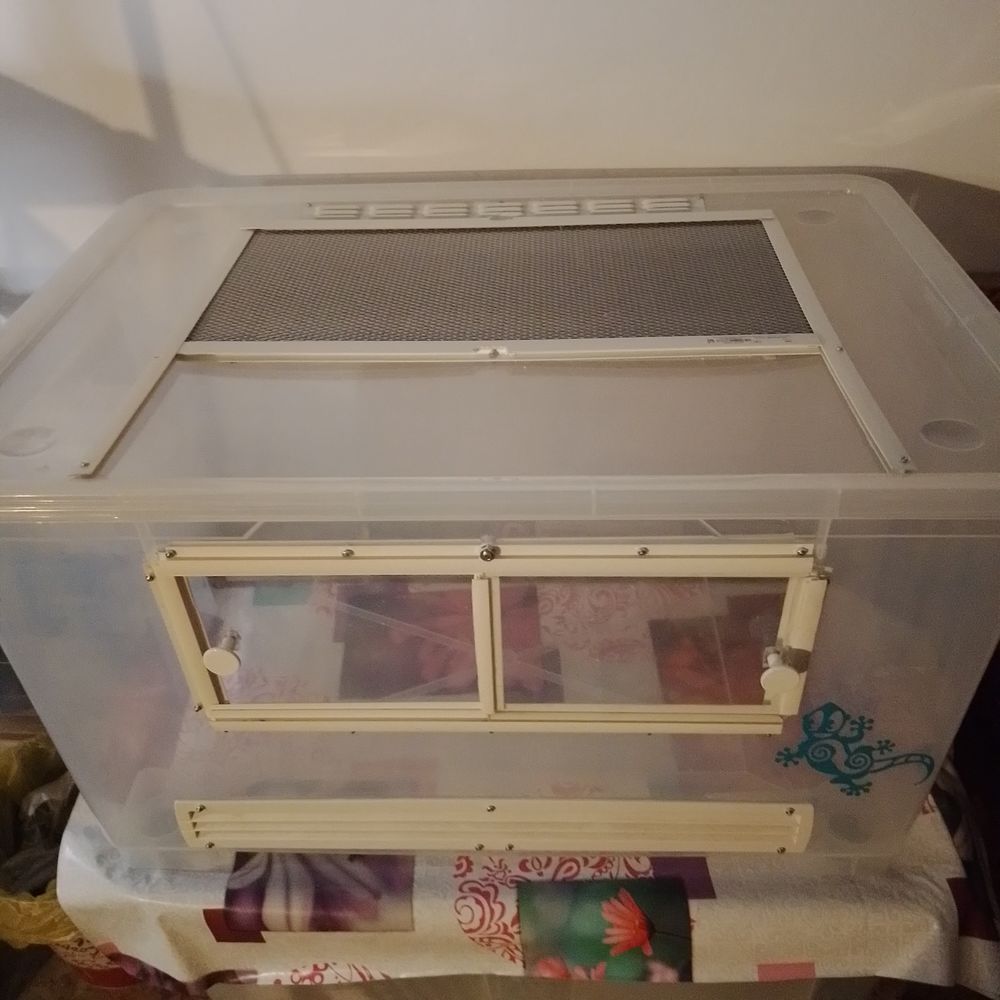   terrarium plastique XXL léger idéal escaliers 