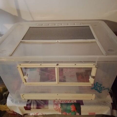 terrarium plastique XXL l&eacute;ger id&eacute;al escaliers 68 34690 Fabrègues