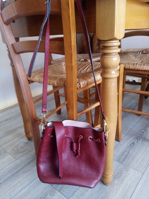 sac seau porte epaule et main en cuir de vachette 15 Évry (91)