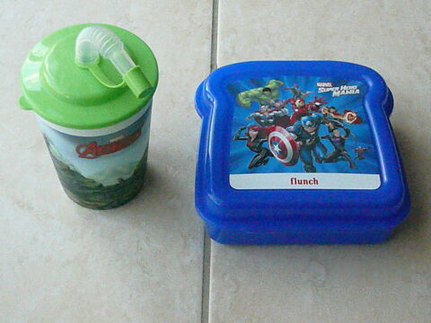 Boite � gouter + gobelet avec paille 4 Franqueville-Saint-Pierre (76)