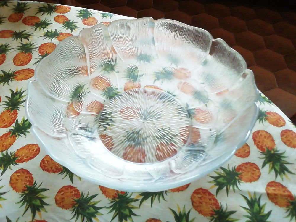 Magnifique saladier sculpt&eacute; ann&eacute;e 80 Cuisine