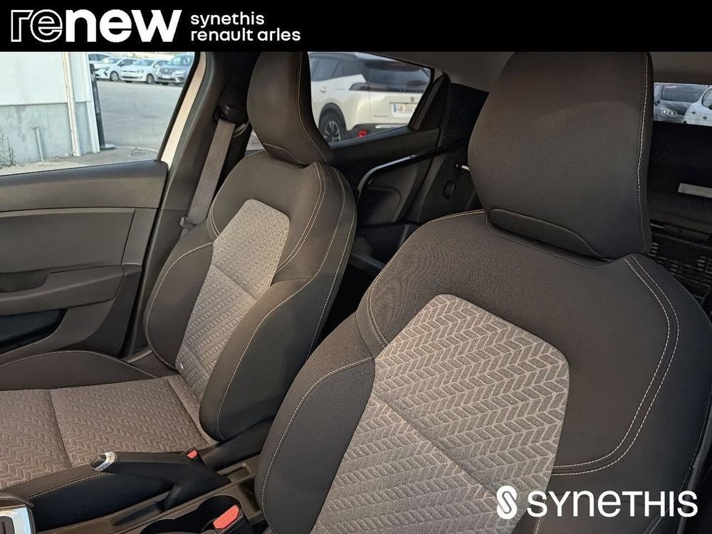 Clio IV CLIO SOCIETE E-TECH FULL HYBRID 145 EVOLUTION REVERSIBLE 2023 occasion 13200 Arles