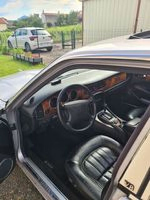 XJ 8 XJ8 3.2 A 2000 occasion 63119 Ch&acirc;teaugay