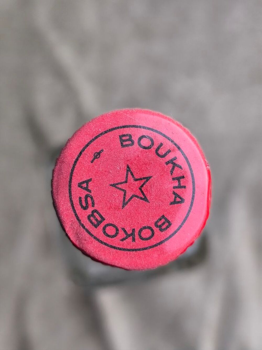 authentique bouteille de Boukha Bokobsa (Eau-de-vie) Cuisine