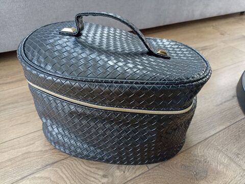 Vanity et sacs de voyage 0 P�ronnas (01)