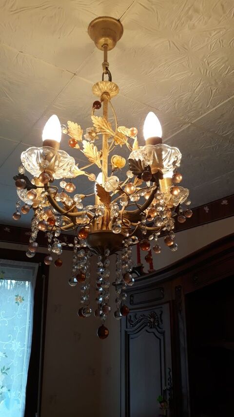 LUSTRE AVEC PAMPILLES 75 Le Russey (25)