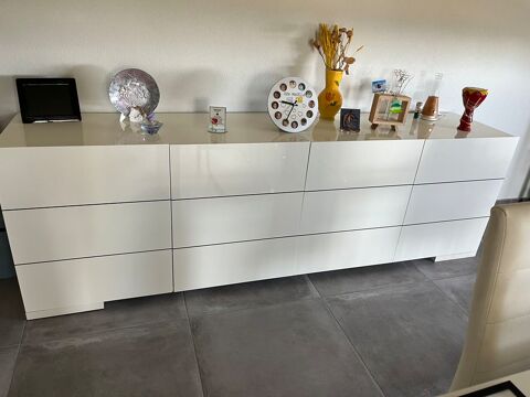 Meuble de salle à manger, table, plus quatre chaises meuble 450 Balbigny (42)