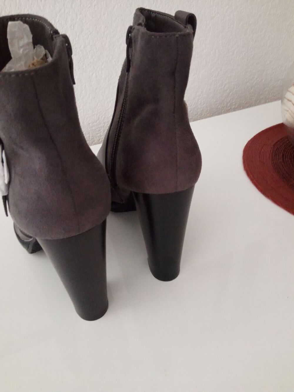 des bottes neuf Chaussures