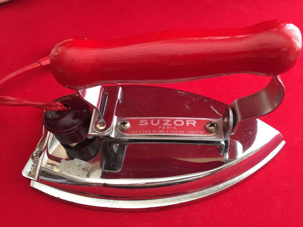 ANCIEN FER A REPASSER VOYAGE COLLECTOR SUZOR FRANCE PARIS 