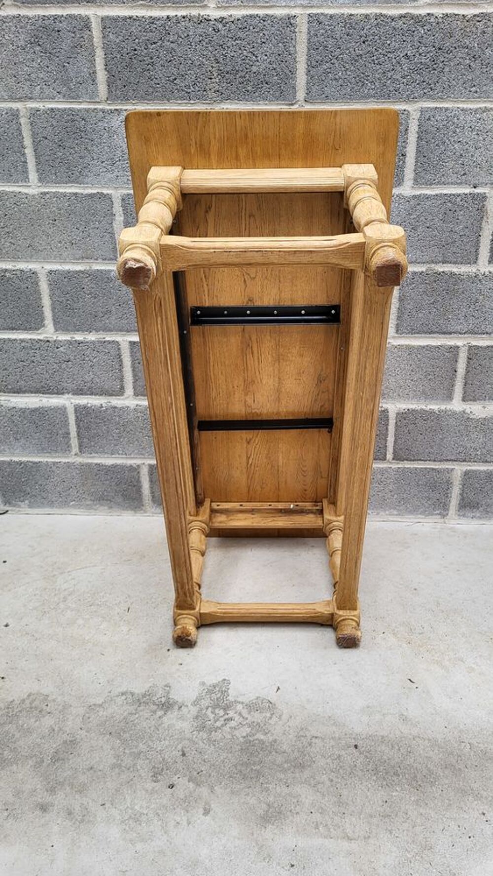 Belle table basse en bois massif ? Authentique &amp; robuste Meubles