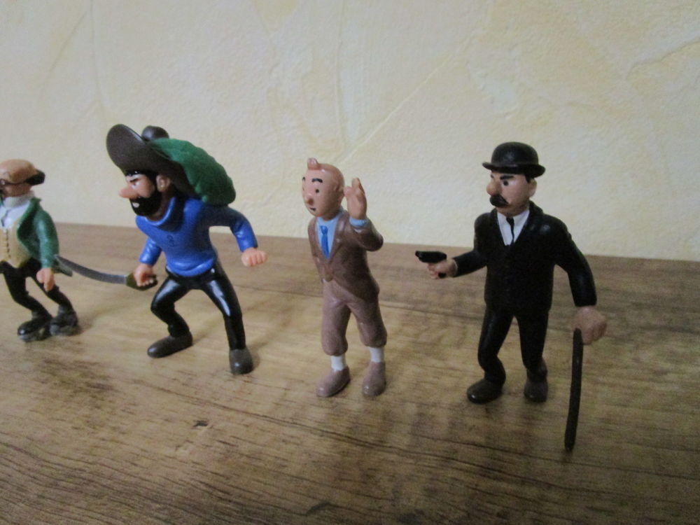 LOT tiuy 4 FIGURINES SERIES TINTIN ET MILOU Jeux / jouets