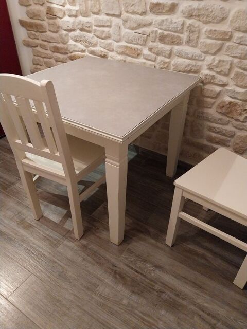 TABLE CARREE + 4 CHAISES 160 Tavel (30)
