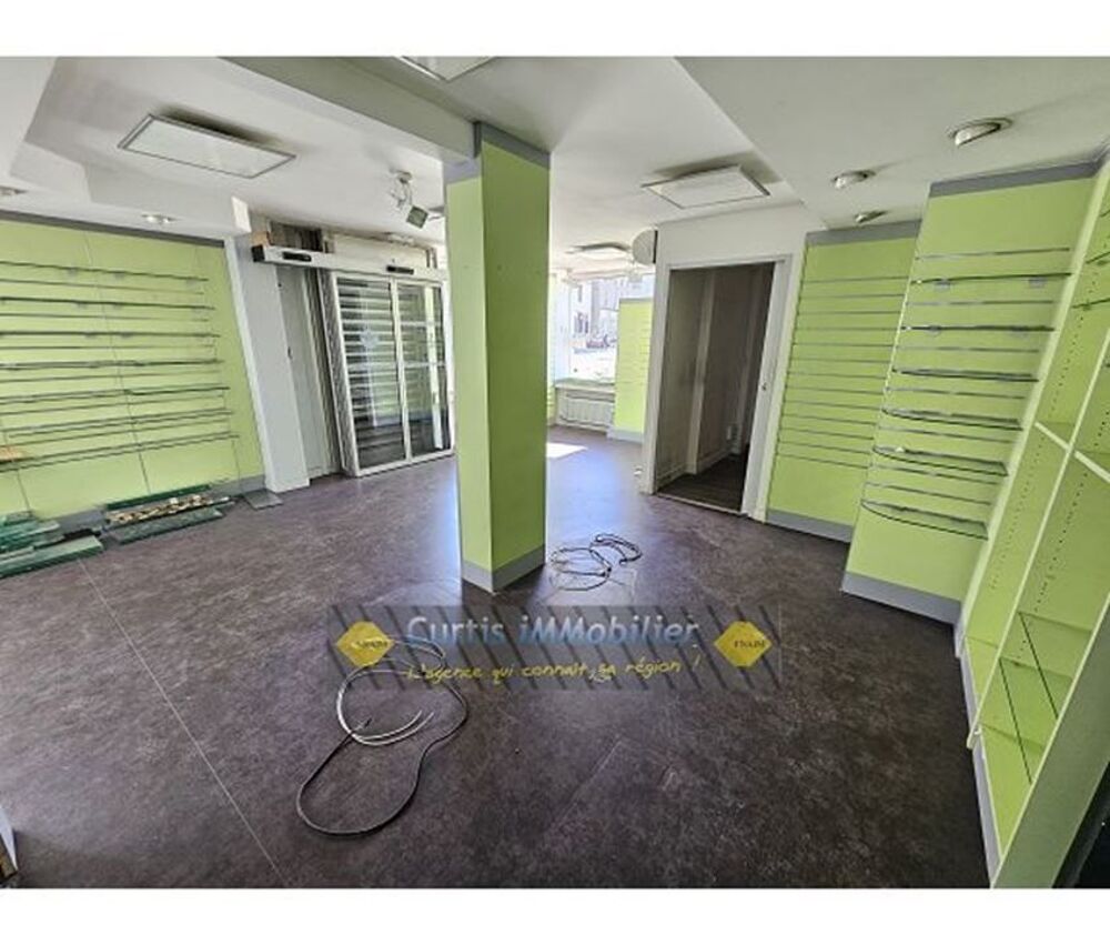   Local professionnel - 115.59m ² Firminy