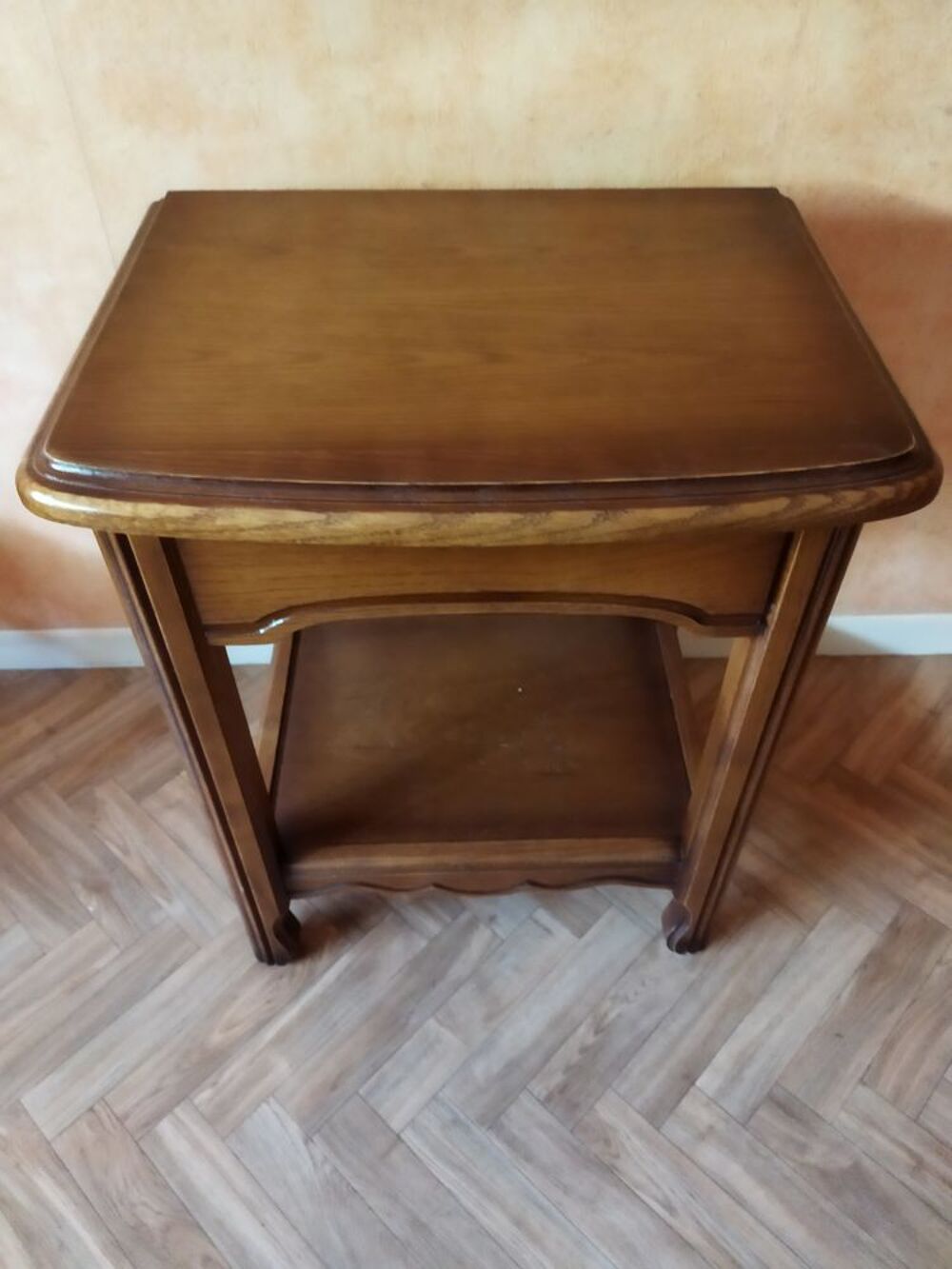 Armoire tr&egrave;s bon &eacute;tat + 1 table de nuit Meubles