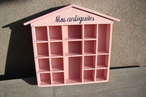 Etag�re murale en bois pour miniatures 10 Gargenville (78)