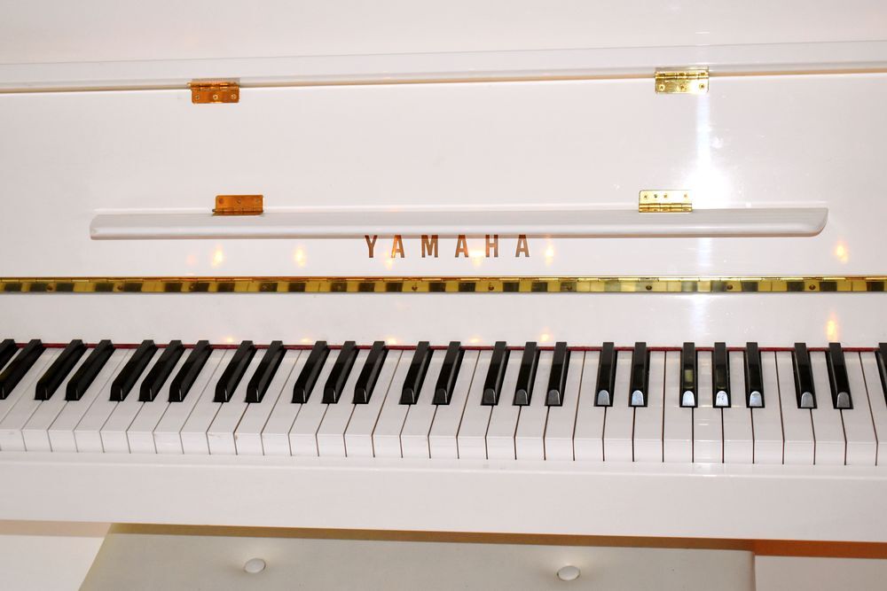 Piano Yamaha blanc B1 Instruments de musique