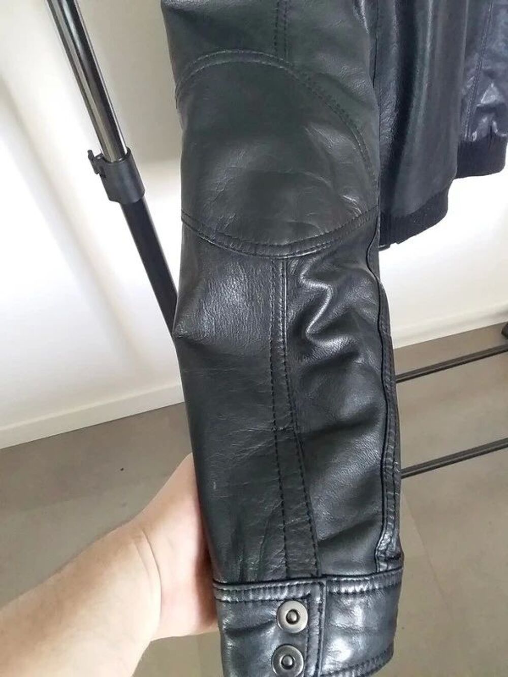 Veste en cuir Pepe Jeans
Vêtements