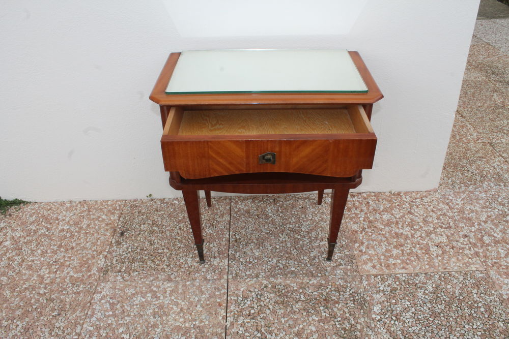 TABLE DE CHEVET VERNIS Meubles