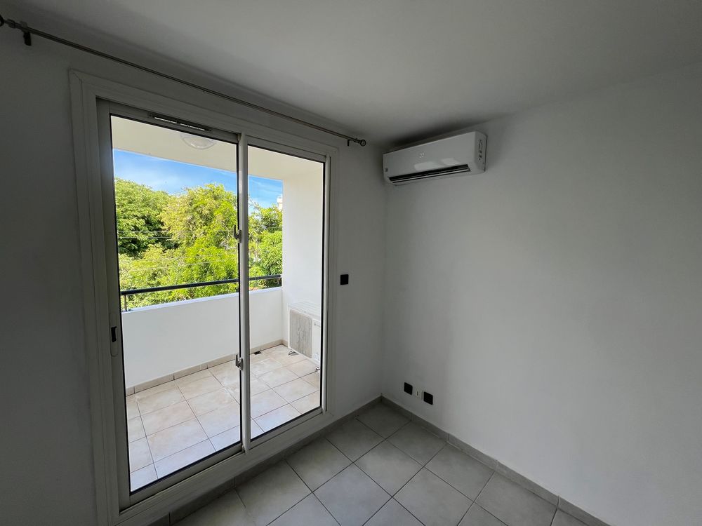 Location Appartement STUDIO PROCHE DE LA FAC Sainte-clotilde