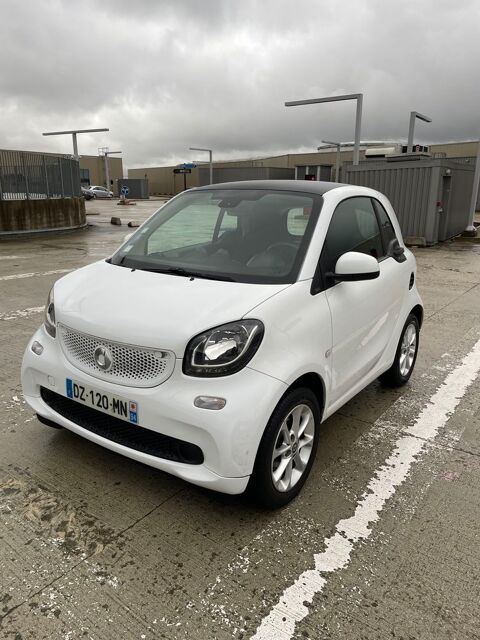 Smart ForTwo Fortwo Coupé 0.9 90 ch S&S Business + 2016 occasion Roissy-en-France 95700