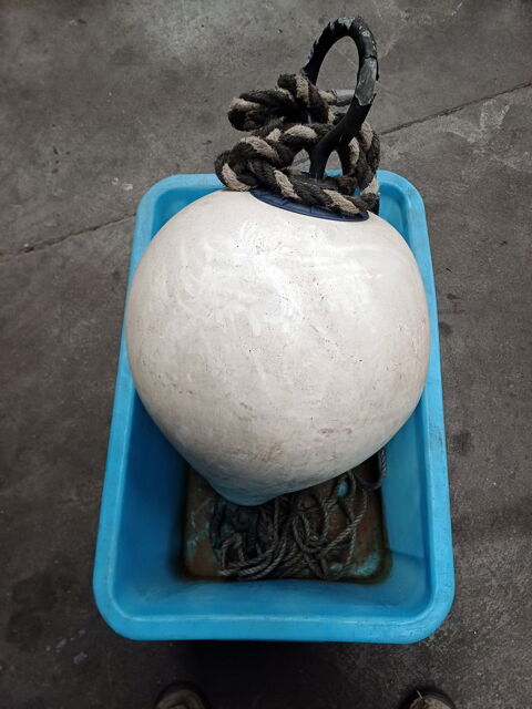 Bou�e � tige d'ancrage, de corps-mort ou de d�rive.. 65 Tours (37)