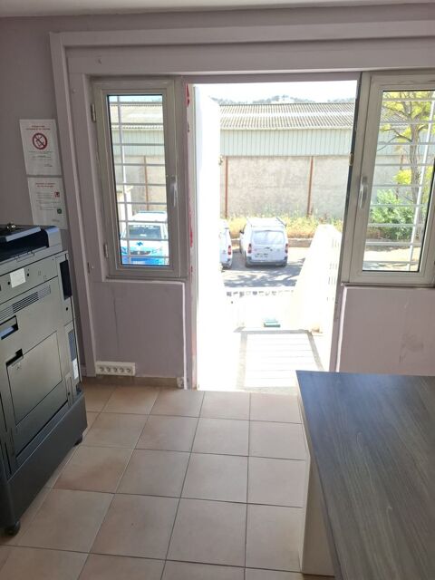   Bureau ? ZI Braye de Cau La Penne-sur-Huveaune 13821 Atelier - 3 pi�ce(s) - 55 m�