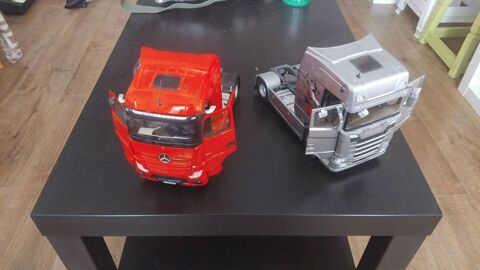  2 camions de collection, en tres bon etat Bailleul (59)