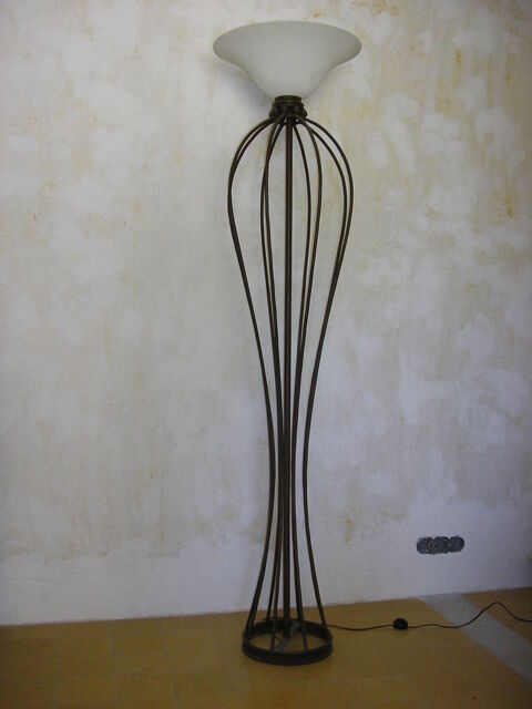 Lampadaire M�tallique 500 N�mes (30)