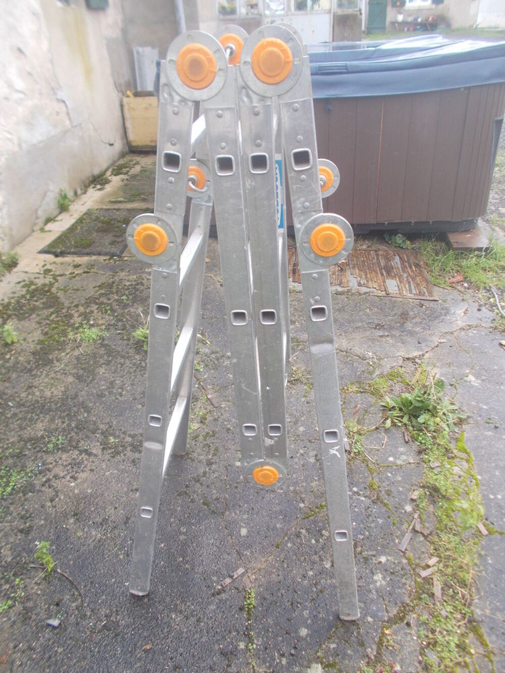 Echelle pliante t&eacute;lescopique Tubesca faire prix Bricolage